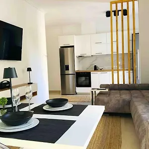 2 Bedroom Family With Free Parking Διαμέρισμα